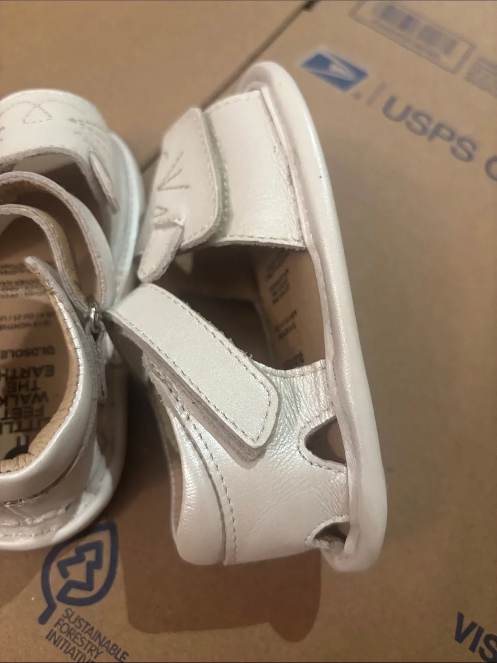 NWOT Old Soles Cream Cat Face Leather Sandals for Kids